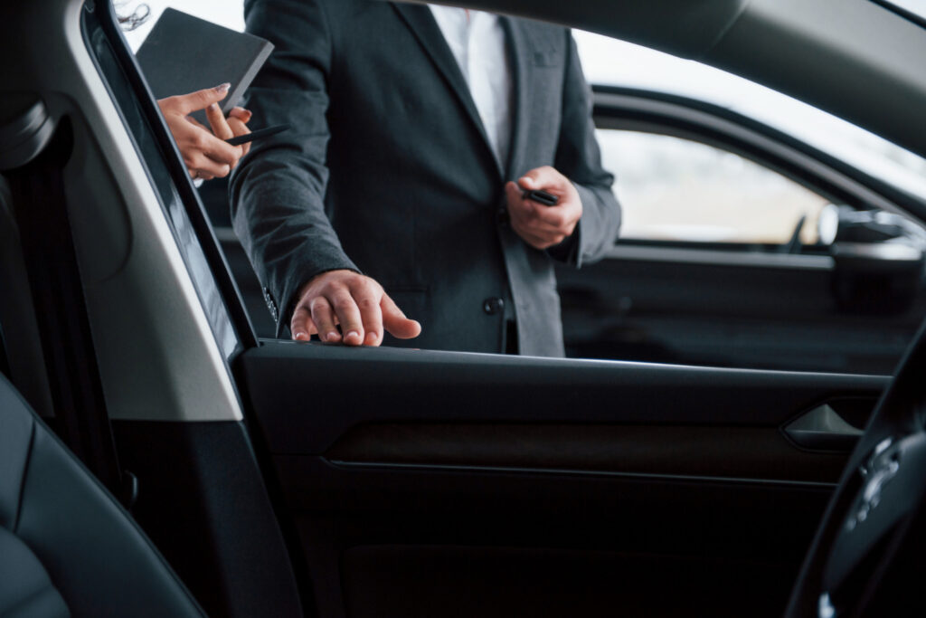 Private airport transfer car arriving at Ashford Airbnb, Airport Links luxury taxi service